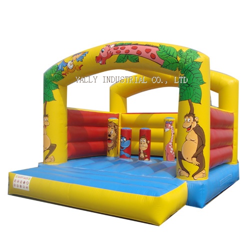 Jungle Life inflatable bouncer