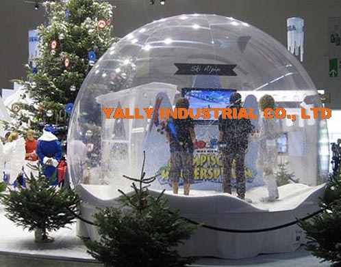 Merry Christmas inflatable bubble life size snow globe for advertising
