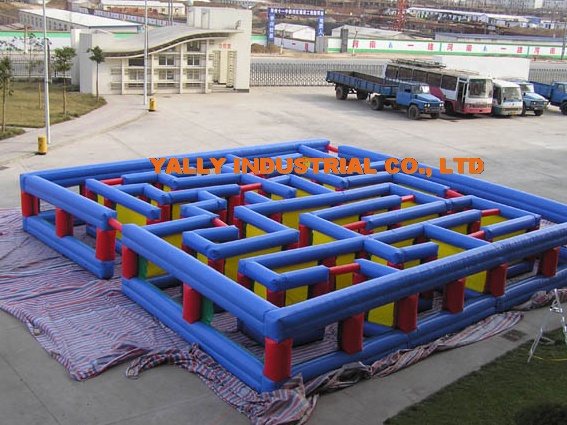 Cheap commercial inflatable labyrinth game